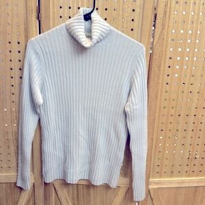 Neiman Marcus cashmere sweater